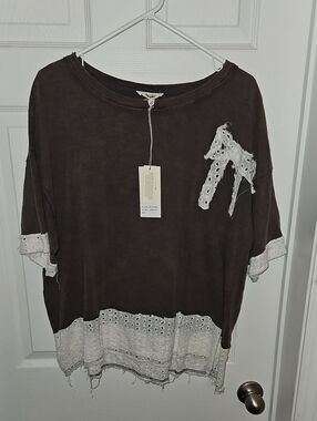 Blue Velvet Washed Charcoal Short Sleeve Top with White Eyelet Trim